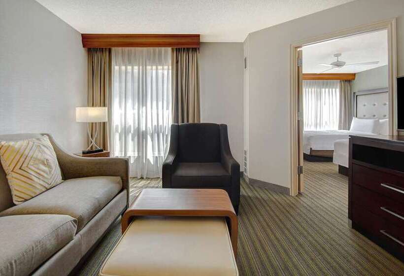 سوئیت پریمیوم, Embassy Suites By Hilton Indianapolis Downtown