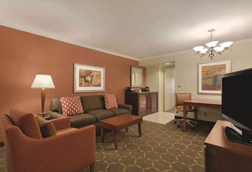 سوئیت پریمیوم, Embassy Suites By Hilton Indianapolis Downtown