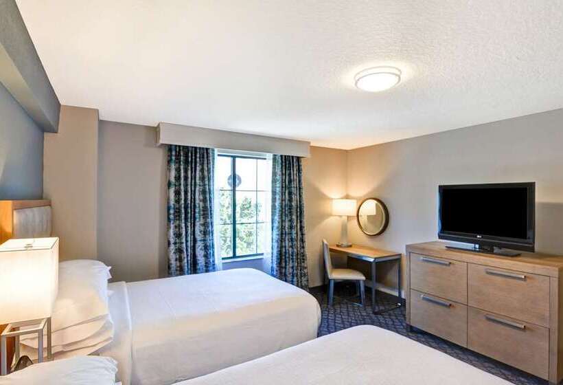 سوییت, Embassy Suites By Hilton Indianapolis Downtown