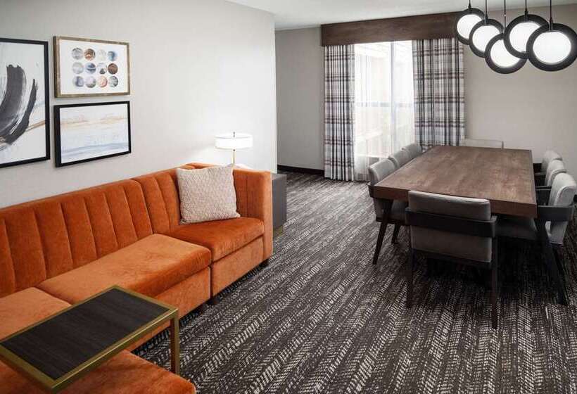 سوییت, Embassy Suites By Hilton Indianapolis Downtown
