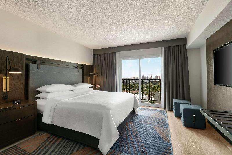 سوئیت با تخت بزرگ, Embassy Suites By Hilton Los Angeles Downey