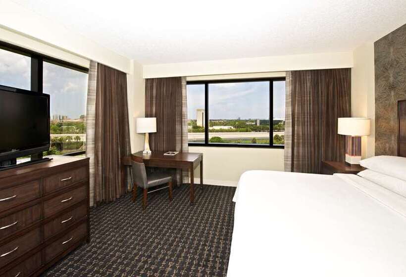 سوئیت پریمیوم, Embassy Suites By Hilton Raleigh Crabtree