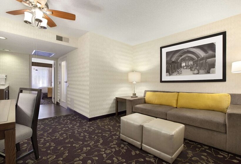 Suite Adapted for people with reduced mobility, Embassy Suites Napa Valley