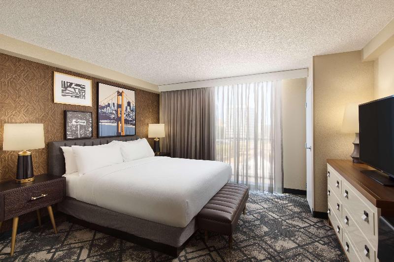 سوئیت با تخت بزرگ, Embassy Suites San Francisco Airport   South San Francisco