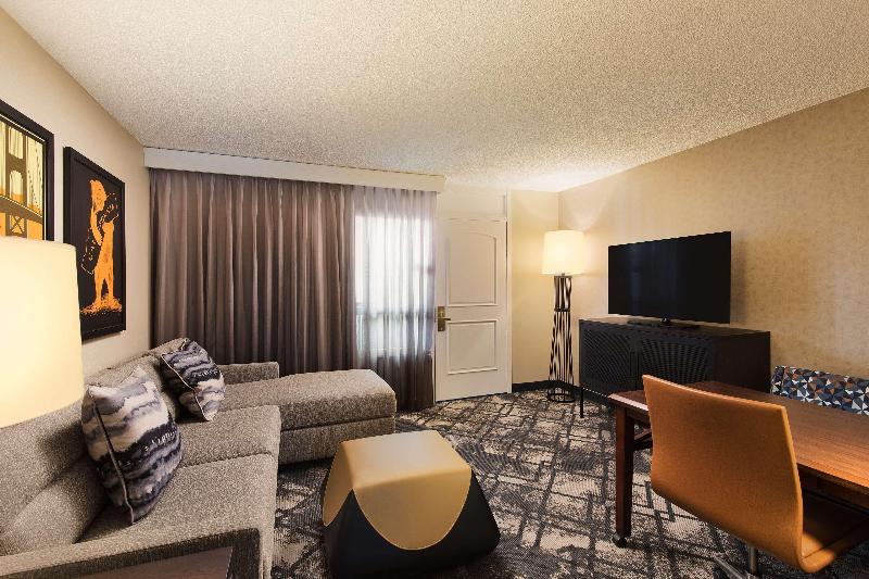سوئیت با تخت بزرگ, Embassy Suites San Francisco Airport   South San Francisco
