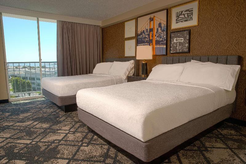 سوییت, Embassy Suites San Francisco Airport   South San Francisco