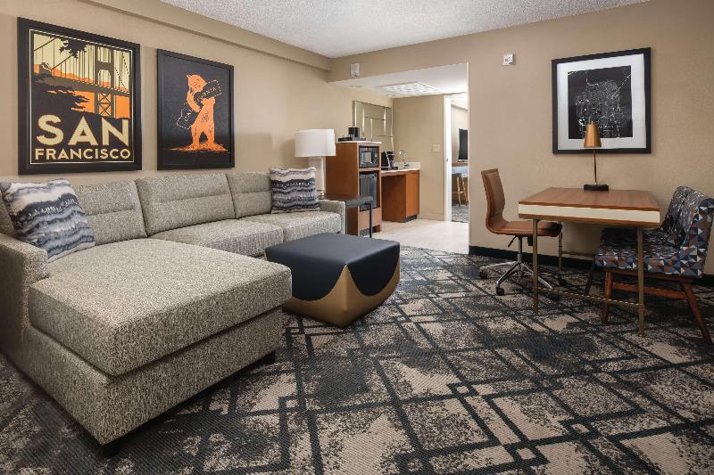 سوئیت با تخت بزرگ, Embassy Suites San Francisco Airport   South San Francisco