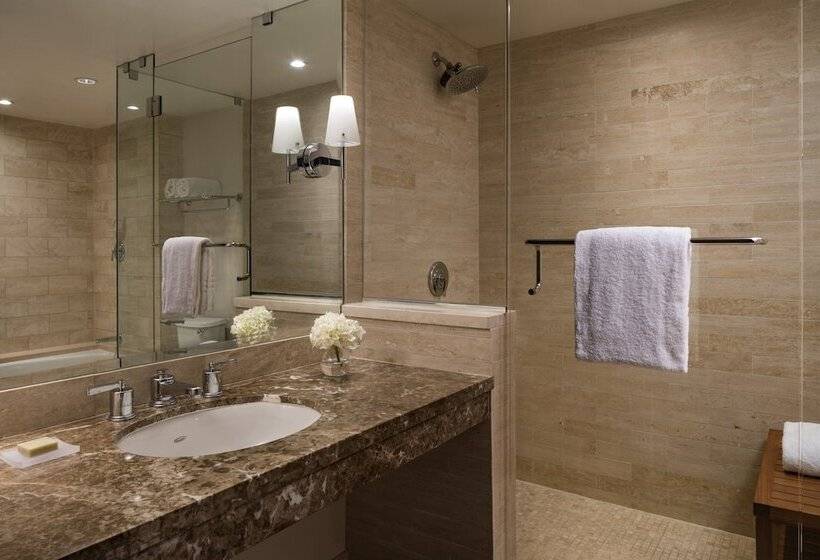 Quarto Deluxe com Sacada, Four Seasons Hotel Los Angeles At Beverly Hills