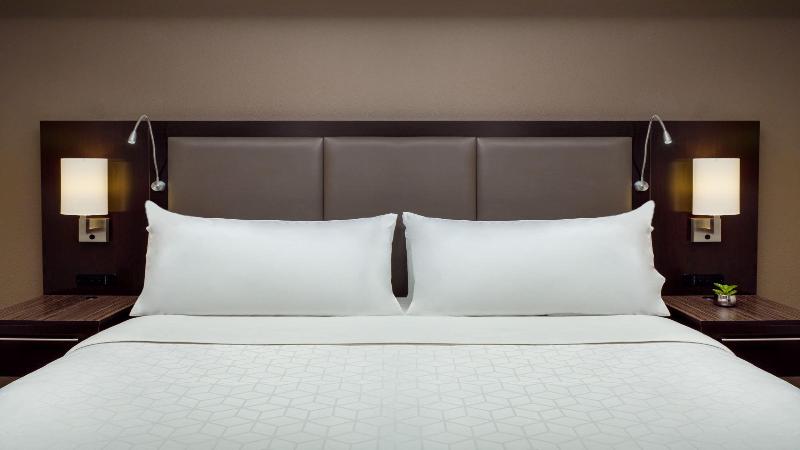 سوییت, Holiday Inn And Suites Phoenix Airport North, An Ihg
