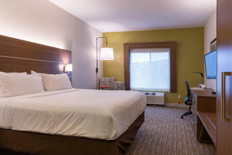 اتاق اجرایی با تخت بزرگ, Holiday Inn Express Branford New Haven, An Ihg