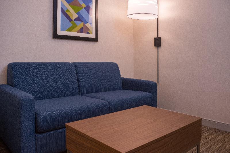 اتاق اجرایی با تخت بزرگ, Holiday Inn Express Branford New Haven, An Ihg