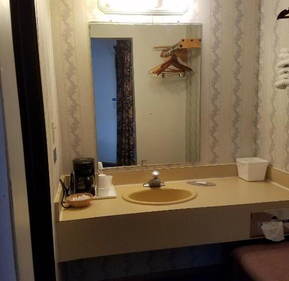 اتاق استاندارد, Knights Inn Mackinaw City