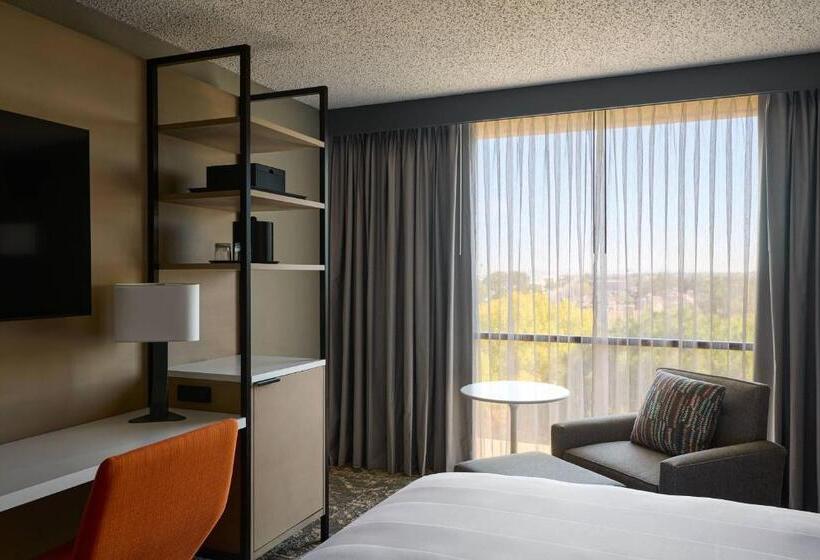 اتاق استاندارد در طبقه همکف, Marriott El Paso