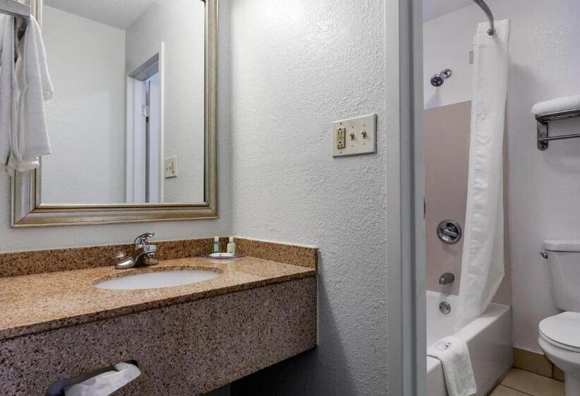 اتاق استاندارد با 2 تخت دوبل, Quality Inn Near Fort Liberty