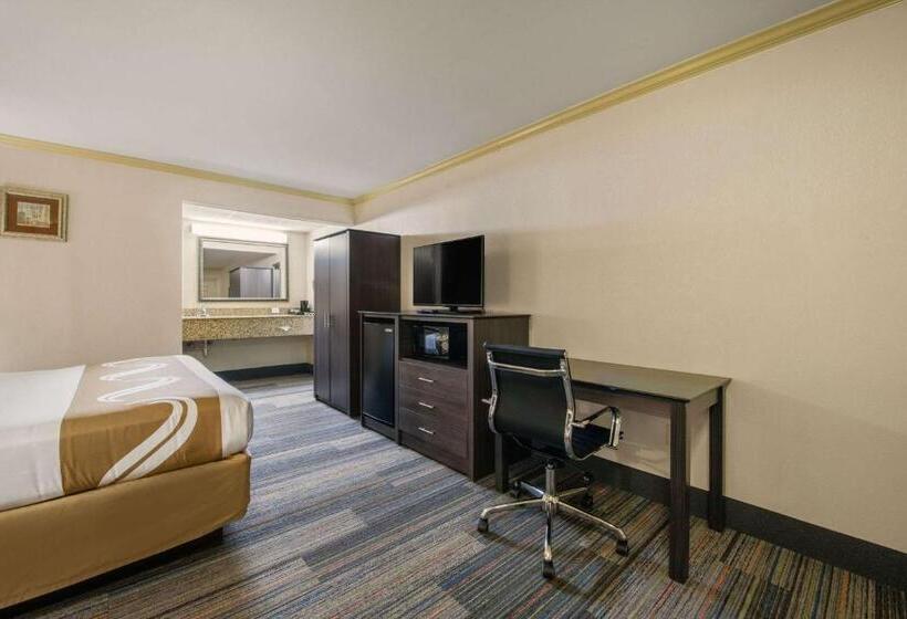 Deluxe Room, Quality Inn & Suites Abseconatlantic City North