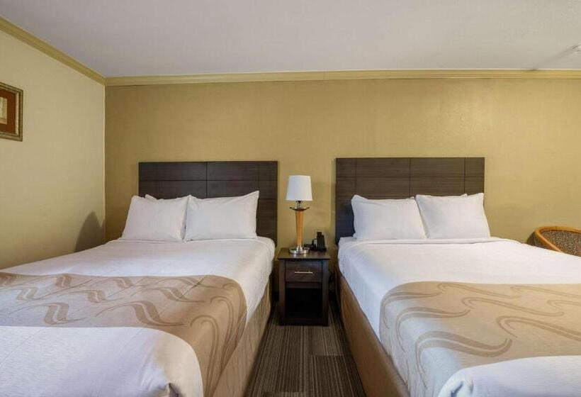 Deluxe Quadruple Room, Quality Inn & Suites Abseconatlantic City North