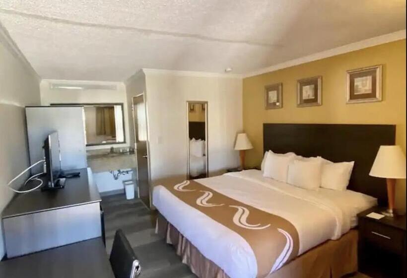 Deluxe Room, Quality Inn & Suites Abseconatlantic City North