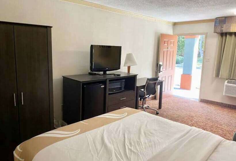اتاق لوکس, Hibiscus Inn & Suites