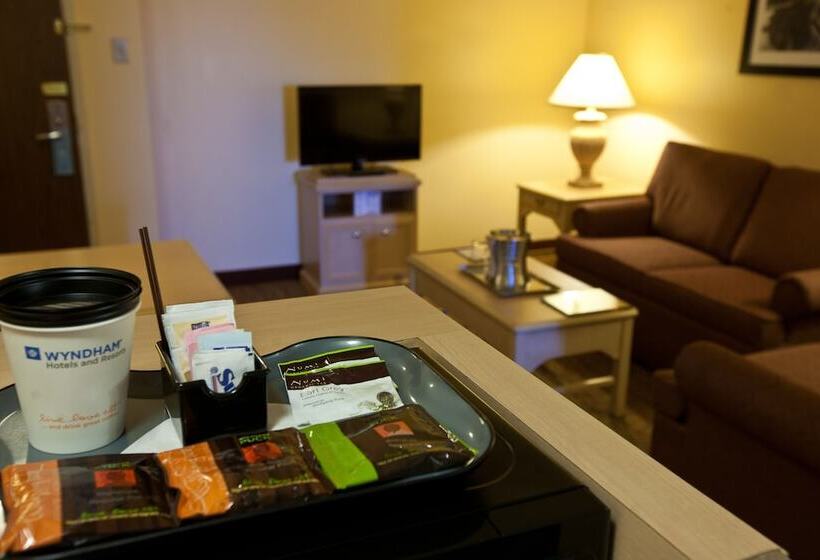 Suite, Wyndham El Paso Airport  And Water Park