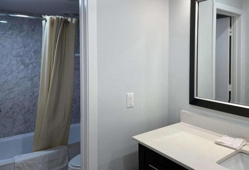 اتاق استاندارد با تخت بزرگ, Motel 6 Greenville, Nc Ecu Medical Center