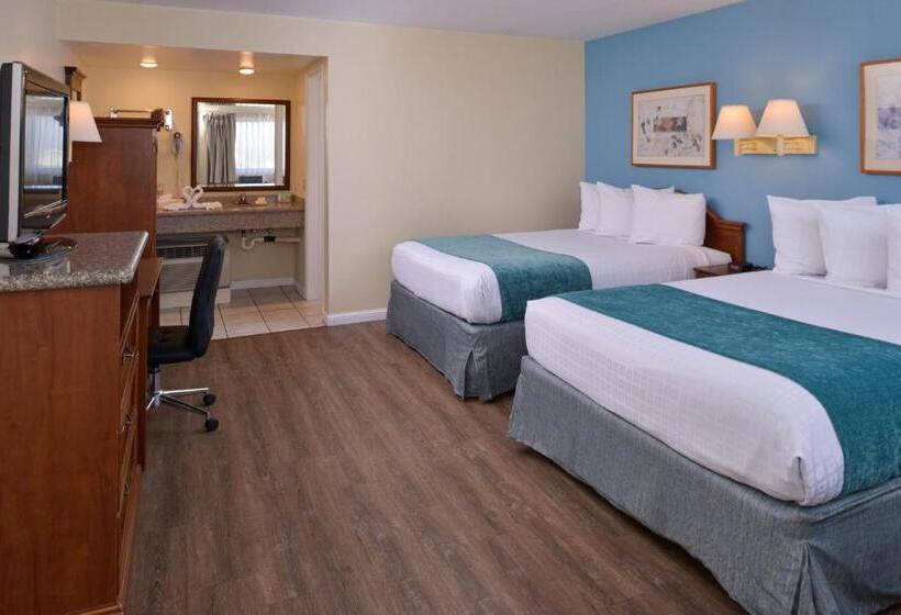 Standard Room with Views, Edgewater Inn And Suites