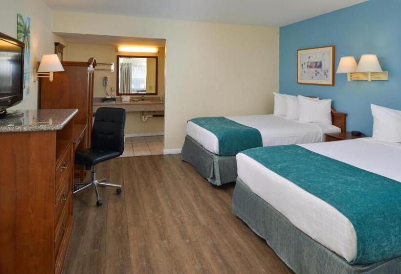 اتاق استاندارد با چشمانداز استخر, Edgewater Inn And Suites
