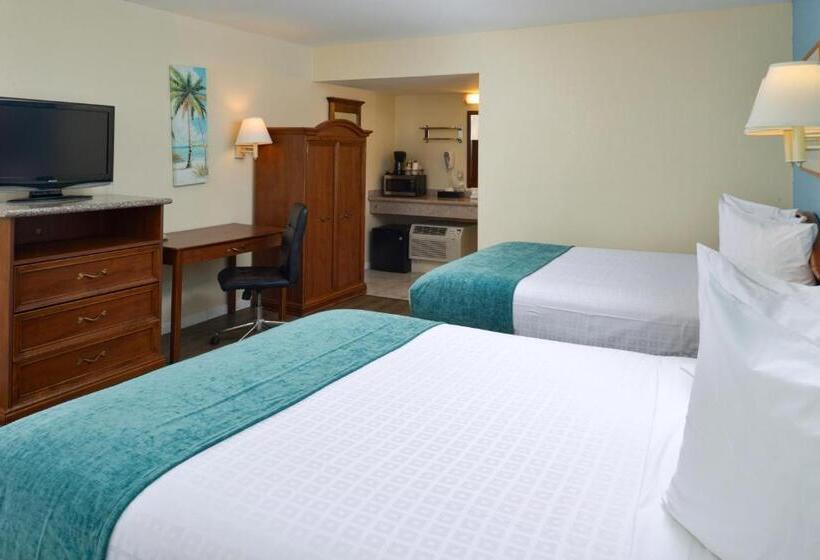 اتاق استاندارد با چشمانداز استخر, Edgewater Inn And Suites