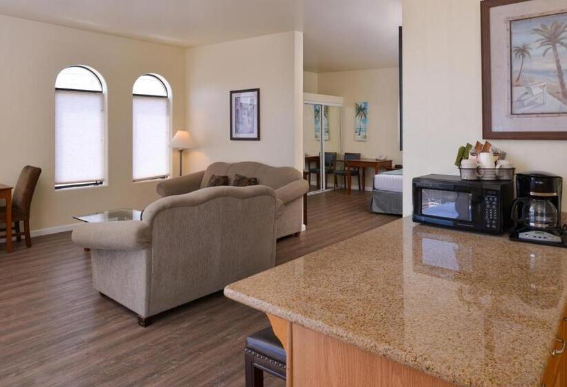 Executive Suite, Edgewater Inn And Suites