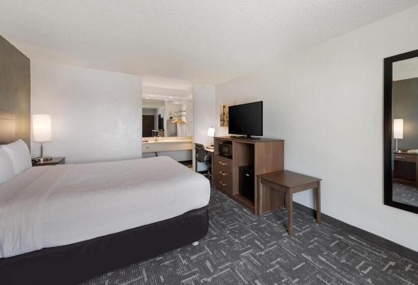 اتاق استاندارد با تخت دو نفره بزرگ برای معلولان, Clarion Hotel Concord Walnut Creek