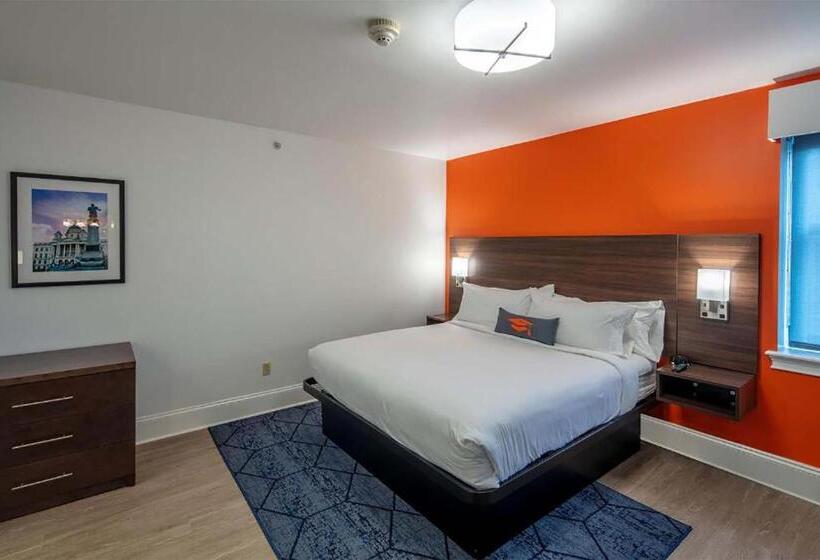 سوئیت برای معلولان, Collegian Hotel & Suites, Trademark Collection By Wyndham