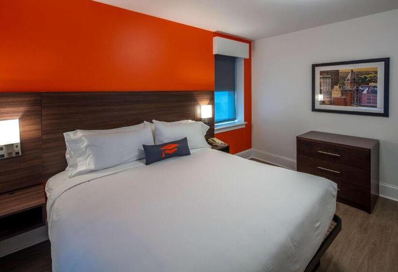 سوئیت برای معلولان, Collegian Hotel & Suites, Trademark Collection By Wyndham