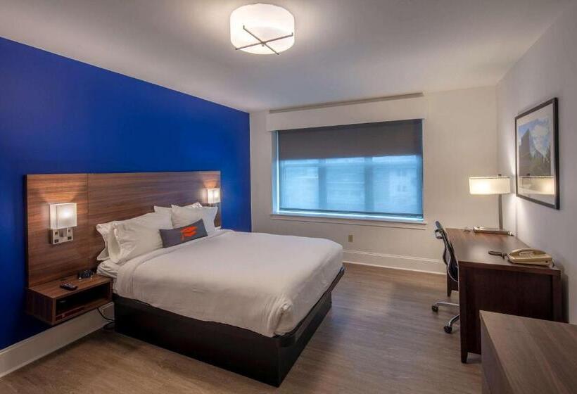 سوئیت با تخت بزرگ, Collegian Hotel & Suites, Trademark Collection By Wyndham