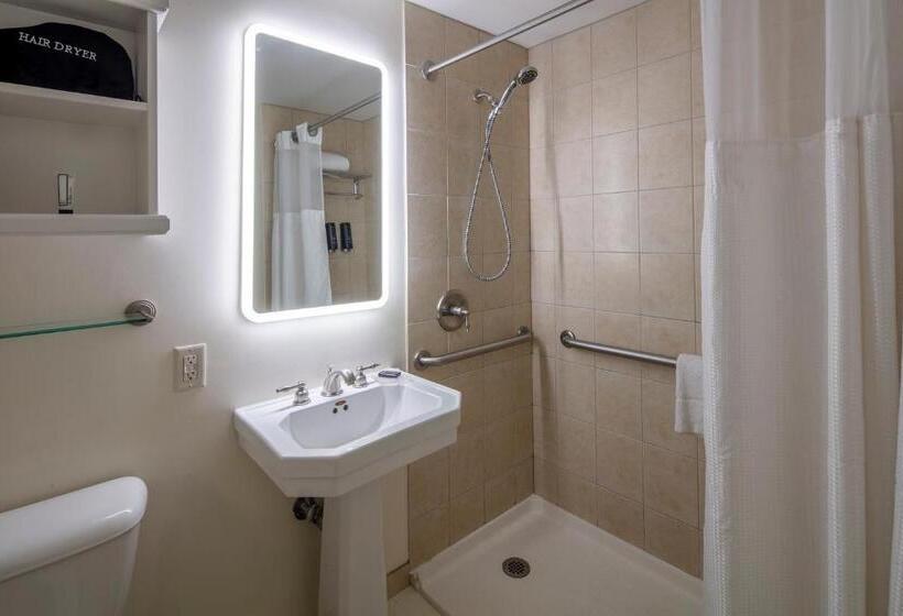 اتاق دلوکس مخصوص معلولین, Collegian Hotel & Suites, Trademark Collection By Wyndham