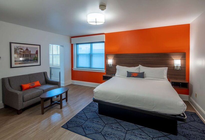 سوییت سوپریور, Collegian Hotel & Suites, Trademark Collection By Wyndham