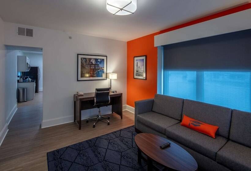 سوییت, Collegian Hotel & Suites, Trademark Collection By Wyndham