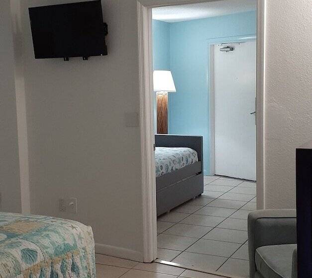 سوییت, Daytona Beach Hawaiian Inn