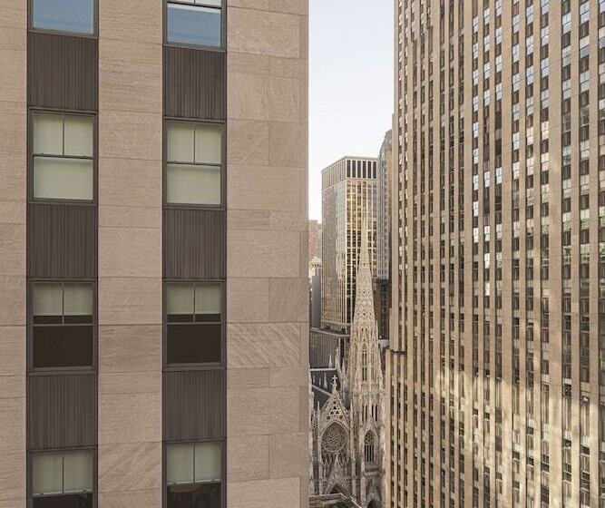 Standaard Kamer met Tweepersoonsbed en Uitzicht op de Stad, Doubletree By Hilton New York Midtown Fifth Ave