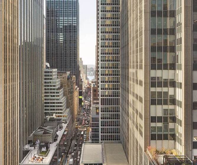 Standard Room Double Bed City View, Doubletree By Hilton New York Midtown Fifth Ave