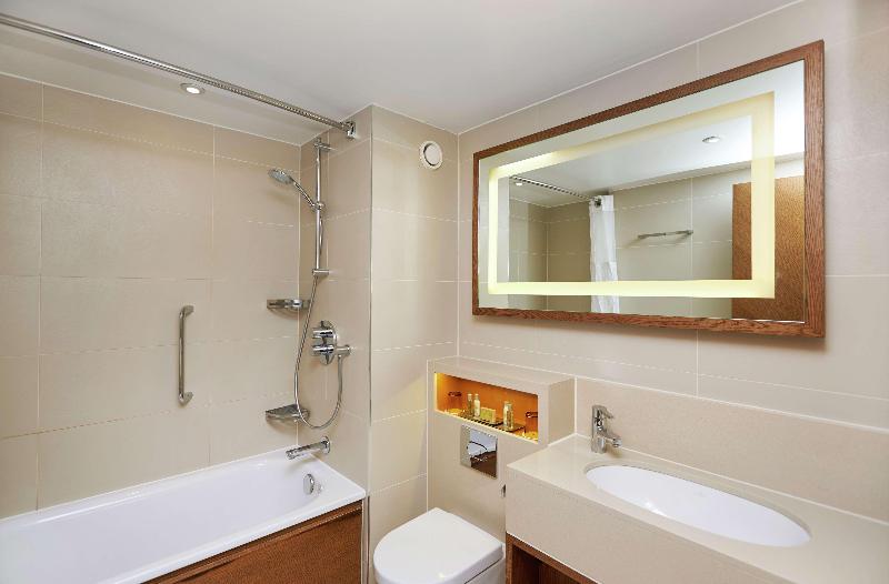 اتاق استاندارد با تخت بزرگ برای معلولان, Wyndham Columbus