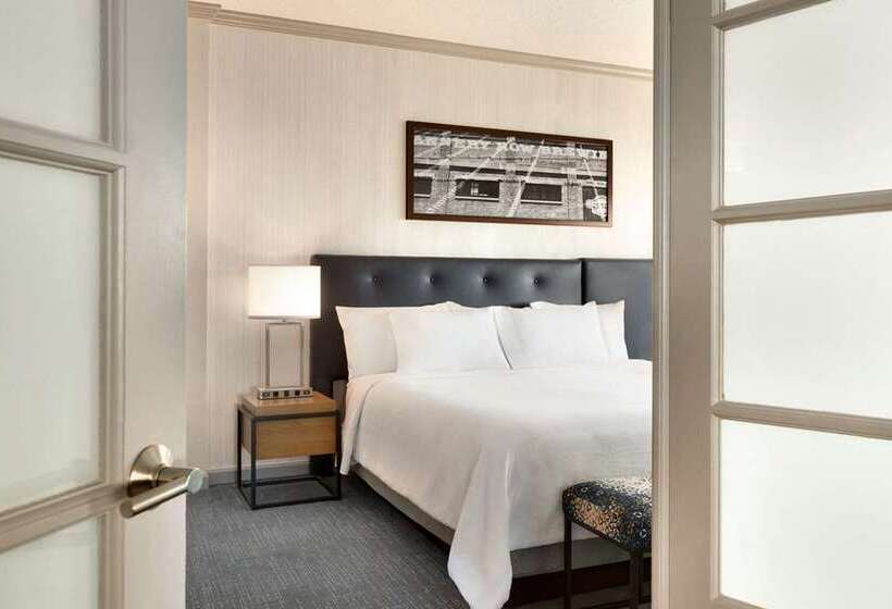 سوییت خانوادگی, Embassy Suites By Hilton Brunswick