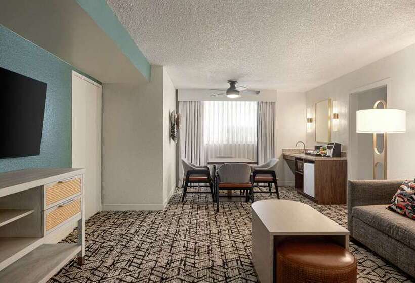 سوییت خانوادگی, Embassy Suites By Hilton Brunswick