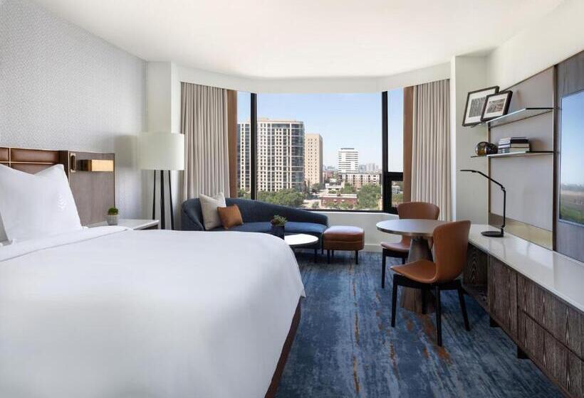 اتاق دلوکس مخصوص معلولین, Four Seasons  Houston