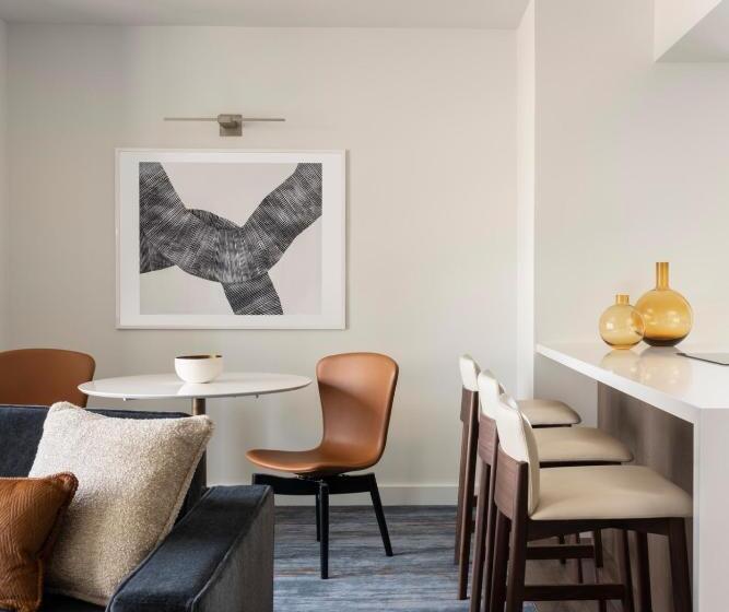 סוויטת אקזקיוטיב 2 חדרים, Four Seasons Hotel Houston