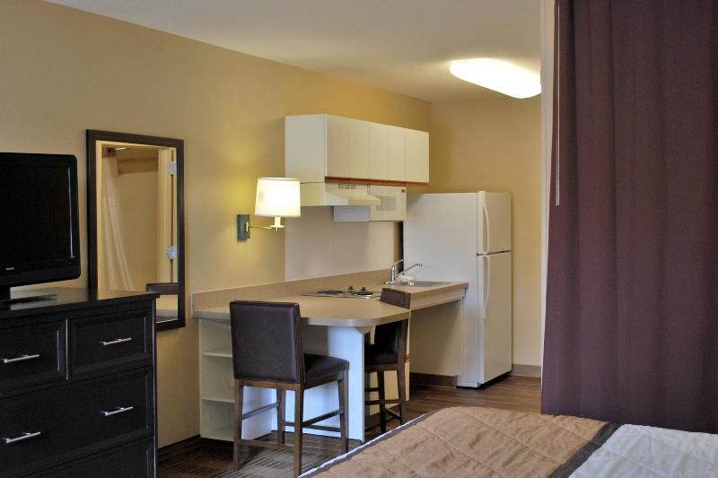 اتاق استاندارد با تخت بزرگ, Greentree Inn & Suites Phoenix Sky Harbor