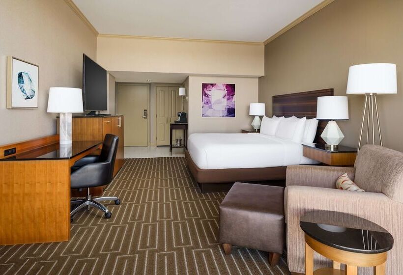 اتاق لوکس, Hilton Charlotte University Place