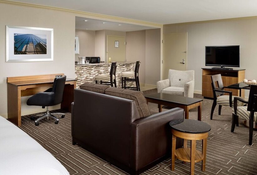 اتاق استاندارد با تخت دوبل, Hilton Charlotte University Place