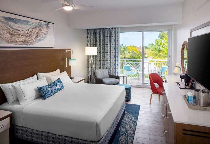 اتاق اجرایی با تخت بزرگ, Hilton Charlotte University Place