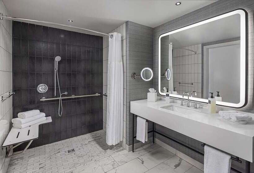 اتاق استاندارد, Hilton Charlotte University Place