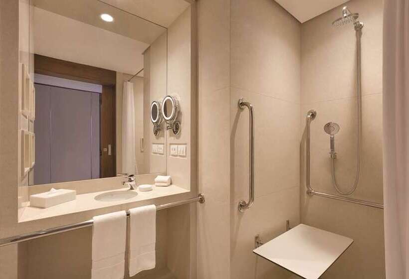 اتاق استاندارد, Hilton Charlotte University Place