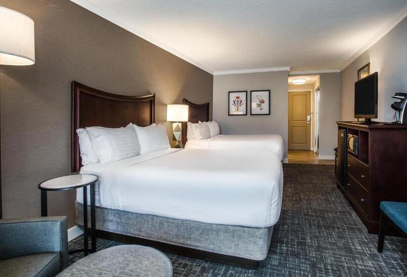 اتاق استاندارد با چشم‌انداز استخر, Holiday Inn Resort Lake George, An Ihg